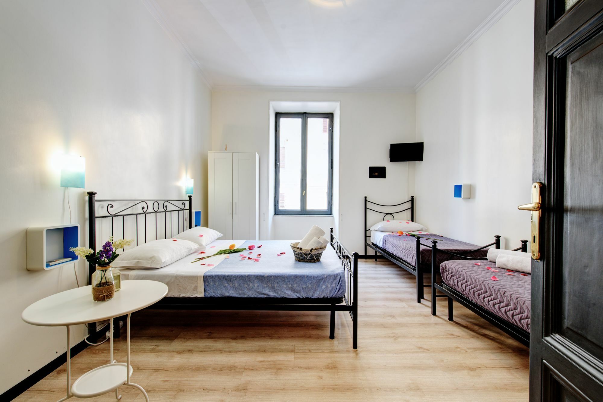 Ad Hoc Guest House โรม ภายนอก รูปภาพ